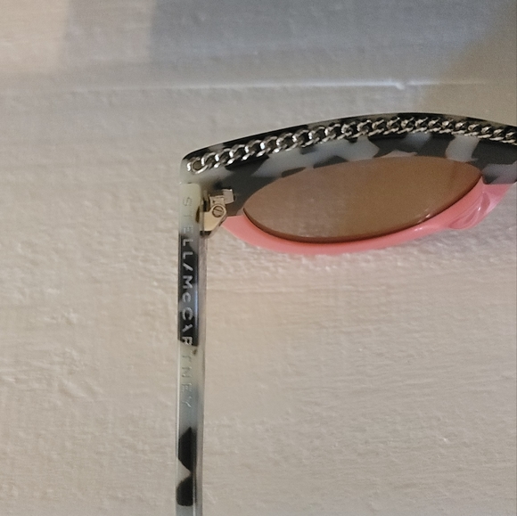 HOST PICK NWT Stella McCarthy Gray Black Coral Cat Eye Tortoise Sunglass… main image 7